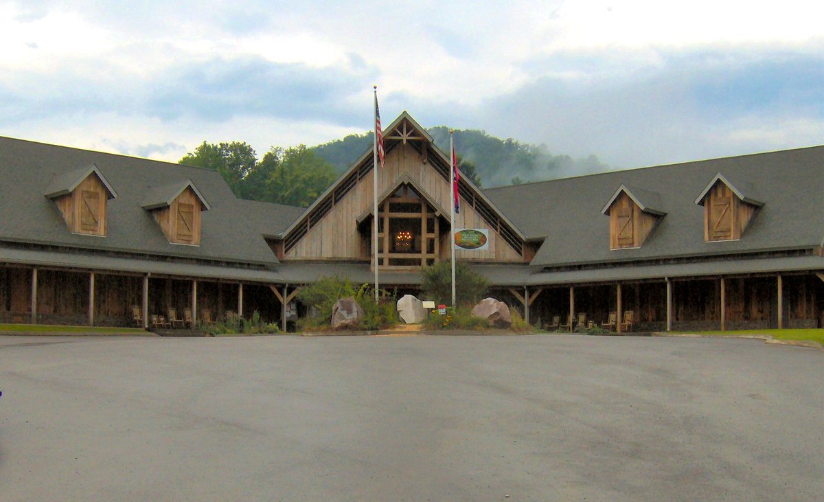 Townsend, TN - Great Smoky Mountains Heritage Center - Wikipedia